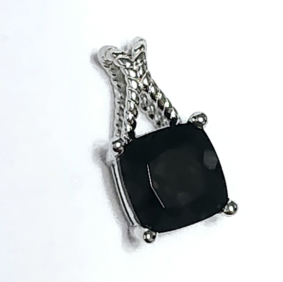 1.00 ct Topaz cushion Silver Pendant - Picture 5 of 11